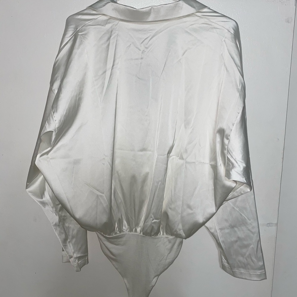 Fashion Nova Satin Collared Bodysuit - White